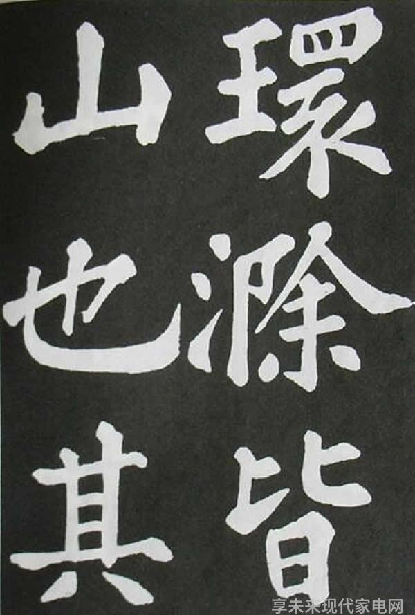 今年最流行的橱柜华丽时尚的厨房收纳解决方案